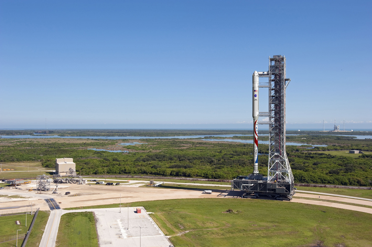 Shuttle Rocket Booster Maker to Launch Private Space Taxi by 2015